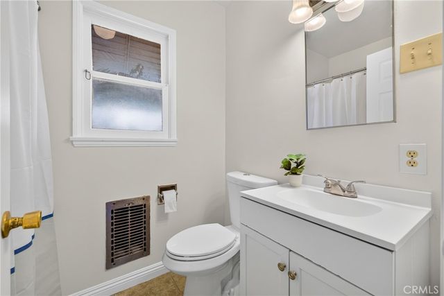 837 N 10th Avenue, Upland, CA 91786