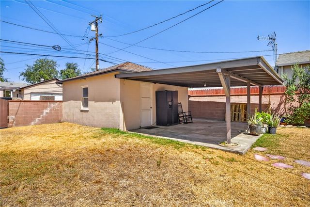 837 N 10th Avenue, Upland, CA 91786
