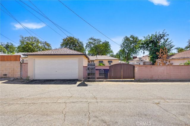 837 N 10th Avenue, Upland, CA 91786