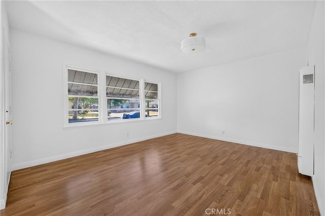 837 N 10th Avenue, Upland, CA 91786