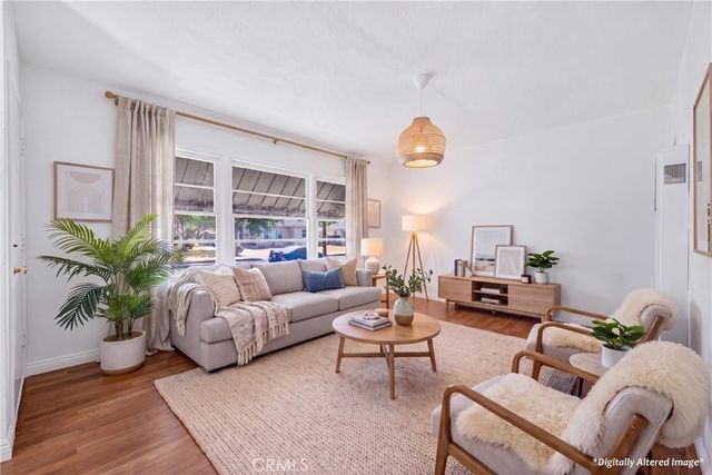 837 N 10th Avenue, Upland, CA 91786