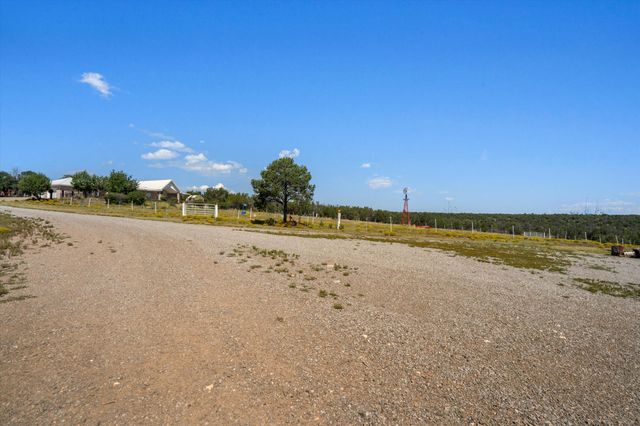 3979 W Martinez Road, Edgewood, NM 87015