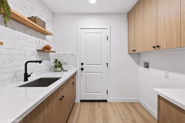 3861 S Norton Avenue, Los Angeles, CA 90008