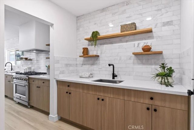 3861 S Norton Avenue, Los Angeles, CA 90008