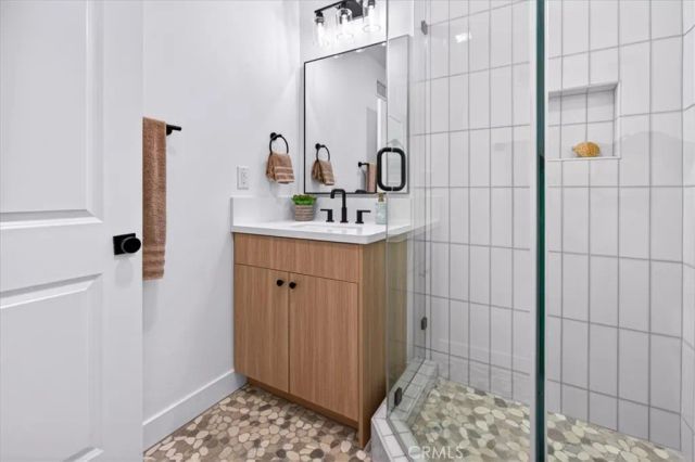 3861 S Norton Avenue, Los Angeles, CA 90008
