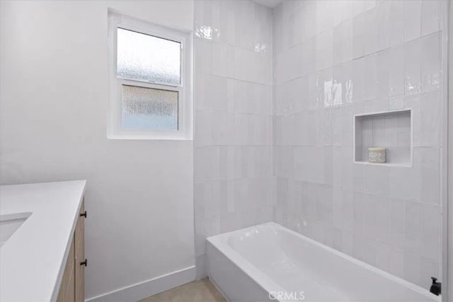3861 S Norton Avenue, Los Angeles, CA 90008