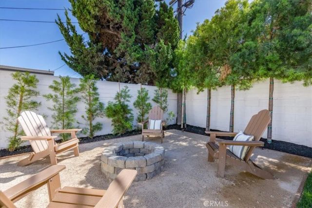 3861 S Norton Avenue, Los Angeles, CA 90008