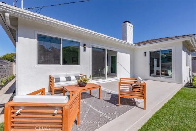 3861 S Norton Avenue, Los Angeles, CA 90008