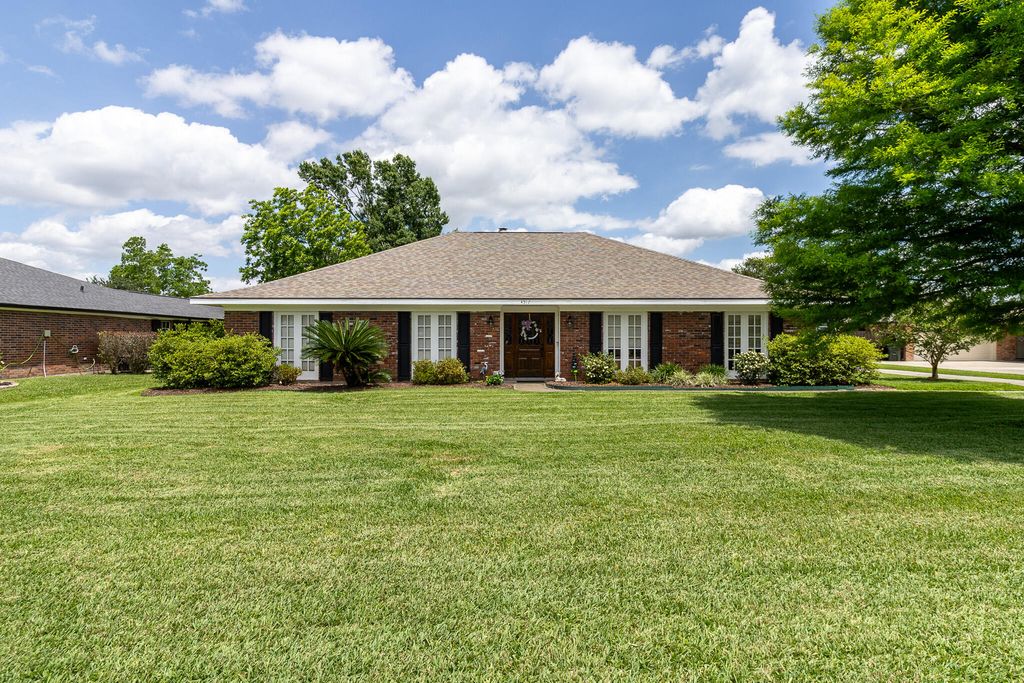4517 Quail Hollow, Lake Charles, LA 70605