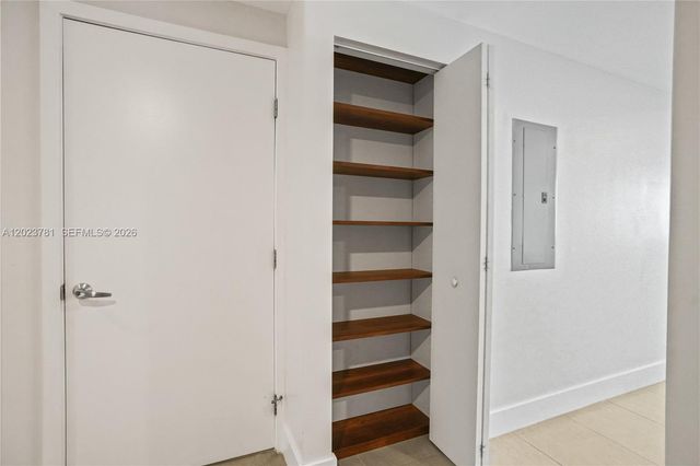 16385 Biscayne Blvd 1919, North Miami Beach, FL 33160
