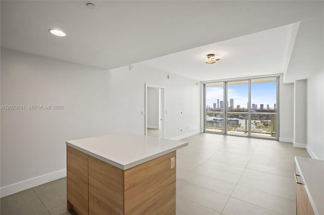 16385 Biscayne Blvd 1919, North Miami Beach, FL 33160