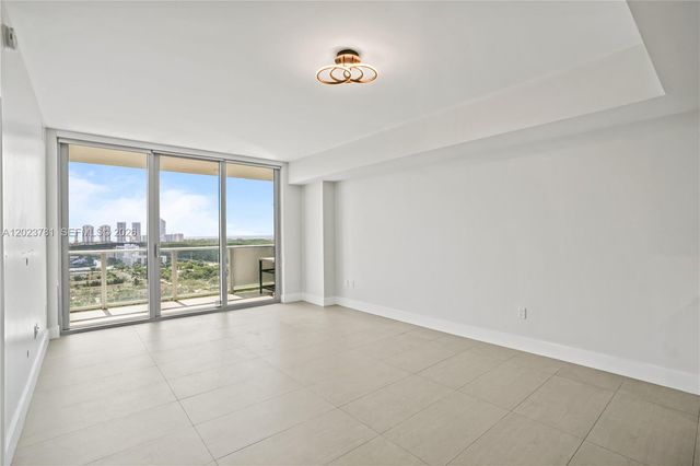 16385 Biscayne Blvd 1919, North Miami Beach, FL 33160