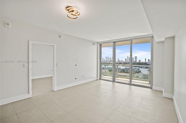 16385 Biscayne Blvd 1919, North Miami Beach, FL 33160