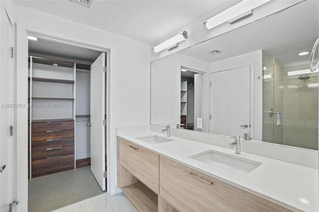 16385 Biscayne Blvd 1919, North Miami Beach, FL 33160