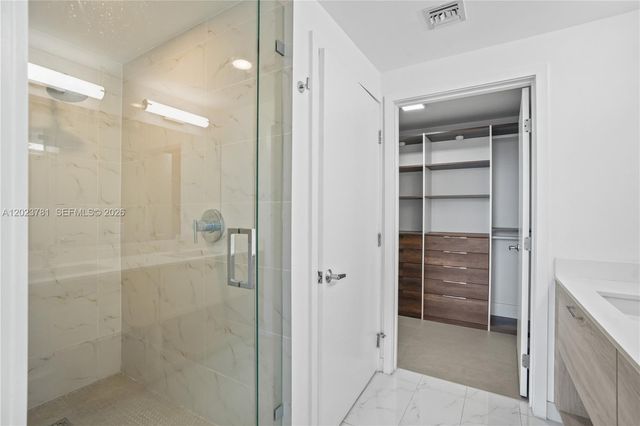 16385 Biscayne Blvd 1919, North Miami Beach, FL 33160