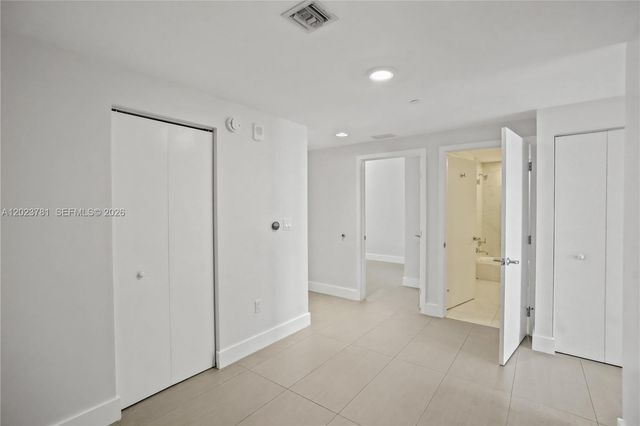 16385 Biscayne Blvd 1919, North Miami Beach, FL 33160
