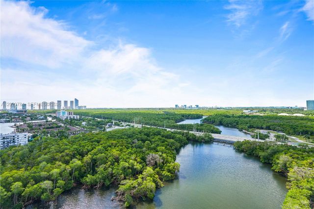 16385 Biscayne Blvd 1919, North Miami Beach, FL 33160