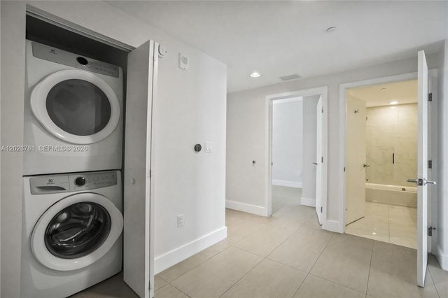 16385 Biscayne Blvd 1919, North Miami Beach, FL 33160