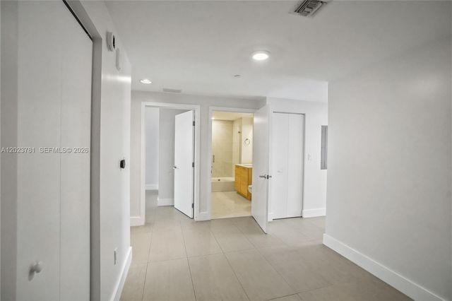 16385 Biscayne Blvd 1919, North Miami Beach, FL 33160