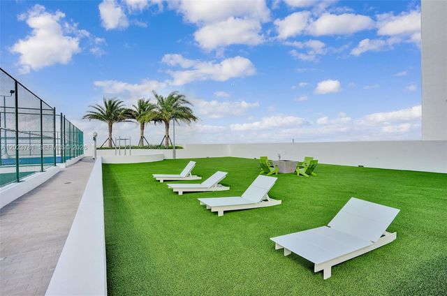 16385 Biscayne Blvd 1919, North Miami Beach, FL 33160