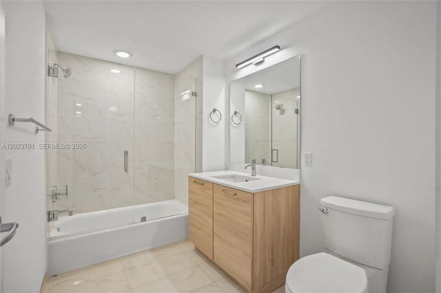 16385 Biscayne Blvd 1919, North Miami Beach, FL 33160