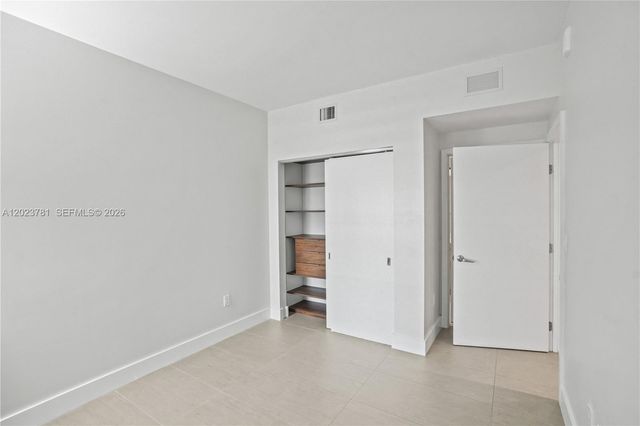 16385 Biscayne Blvd 1919, North Miami Beach, FL 33160