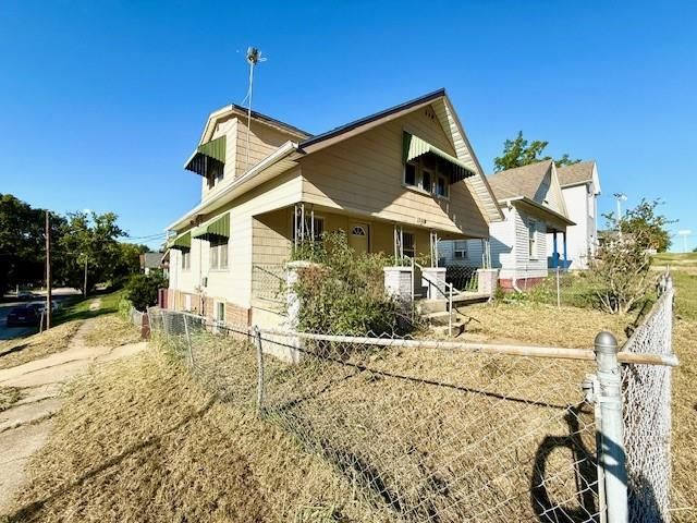 1901 MITCHELL Avenue, St Joseph, MO 64507