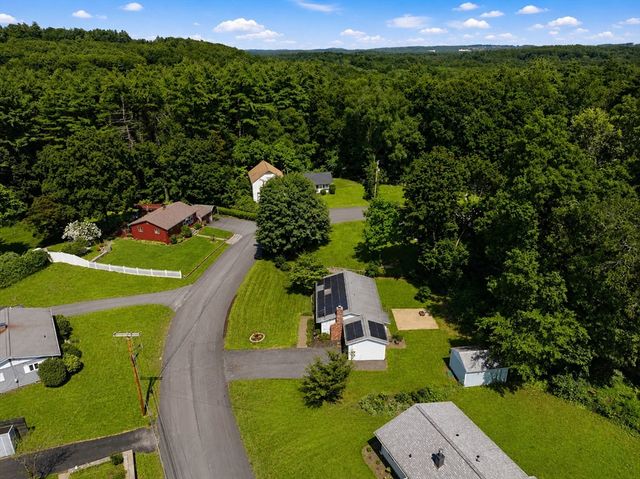 39 Riley Rd, Northborough, MA 01532