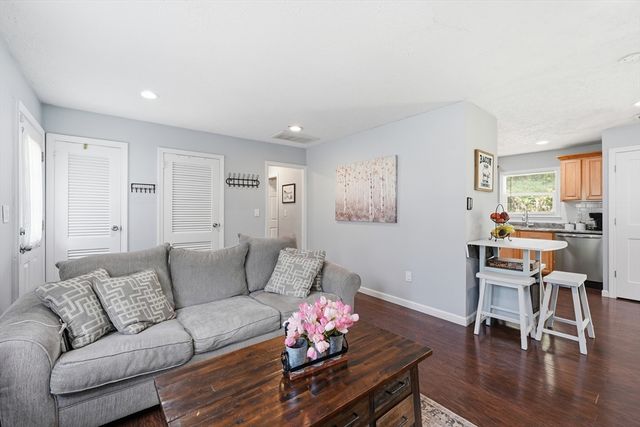 39 Riley Rd, Northborough, MA 01532