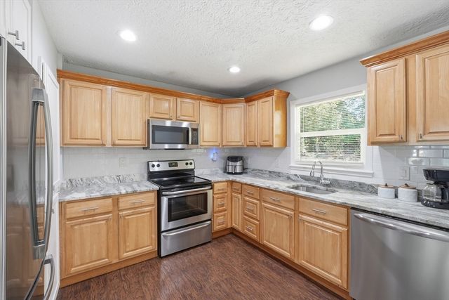 39 Riley Rd, Northborough, MA 01532