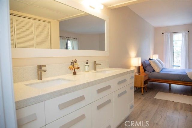 950 N Kings 245, West Hollywood, CA 90069