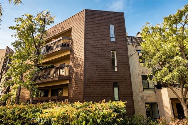 950 N Kings 245, West Hollywood, CA 90069