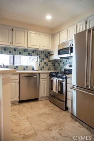 950 N Kings 245, West Hollywood, CA 90069