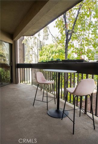 950 N Kings 245, West Hollywood, CA 90069