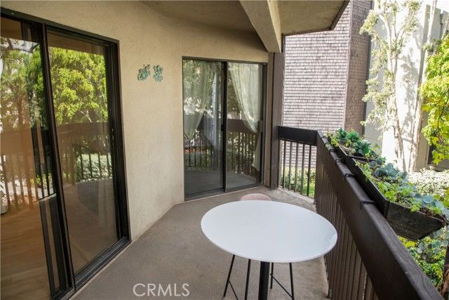 950 N Kings 245, West Hollywood, CA 90069