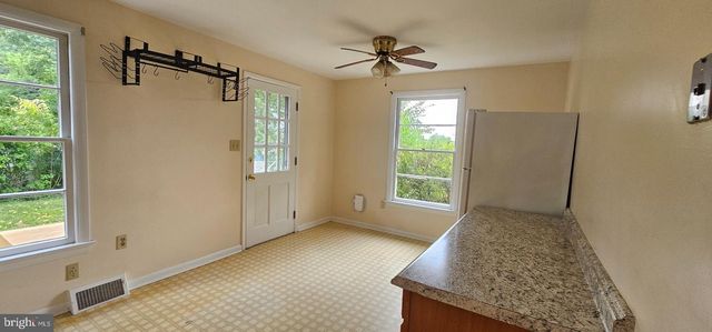 230 E WHITLOCK AVE, Winchester, VA 22601