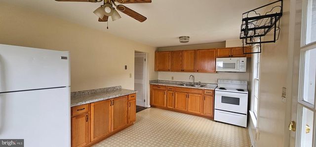 230 E WHITLOCK AVE, Winchester, VA 22601