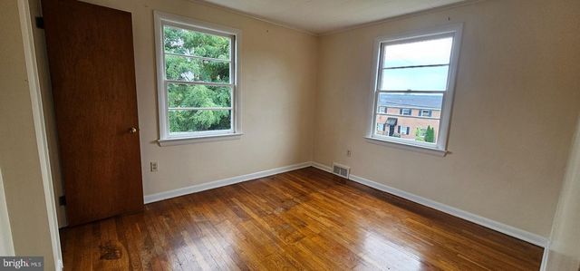230 E WHITLOCK AVE, Winchester, VA 22601