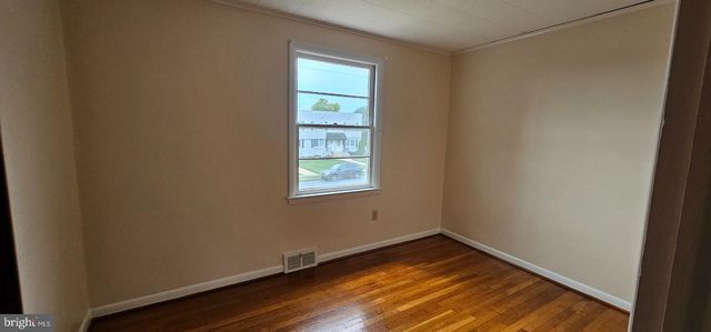 230 E WHITLOCK AVE, Winchester, VA 22601