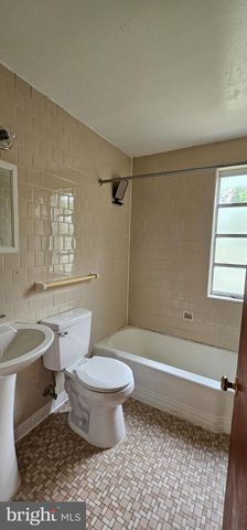230 E WHITLOCK AVE, Winchester, VA 22601