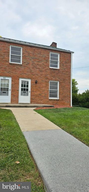 230 E WHITLOCK AVE, Winchester, VA 22601