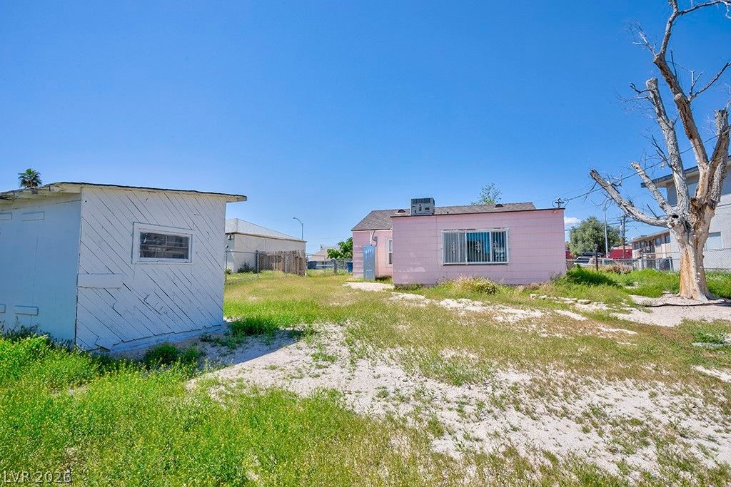 Image 17 of property listing at 914 North 1st Street, Las Vegas, NV 89101
