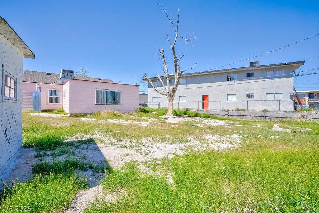 Image 18 of property listing at 914 North 1st Street, Las Vegas, NV 89101