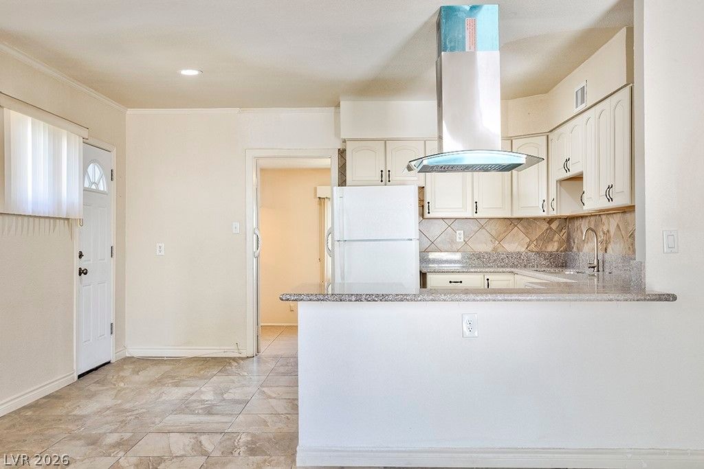 Image 24 of property listing at 914 North 1st Street, Las Vegas, NV 89101