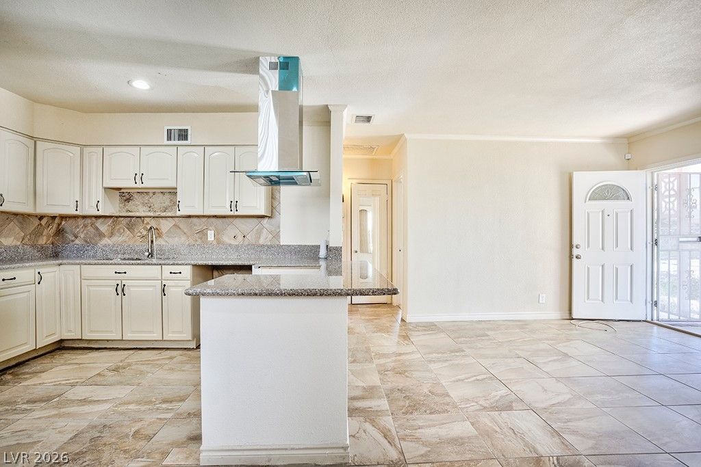 Image 26 of property listing at 914 North 1st Street, Las Vegas, NV 89101