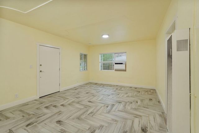 129 Sunset Blvd, Modesto, CA 95351