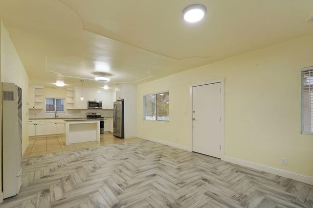 129 Sunset Blvd, Modesto, CA 95351