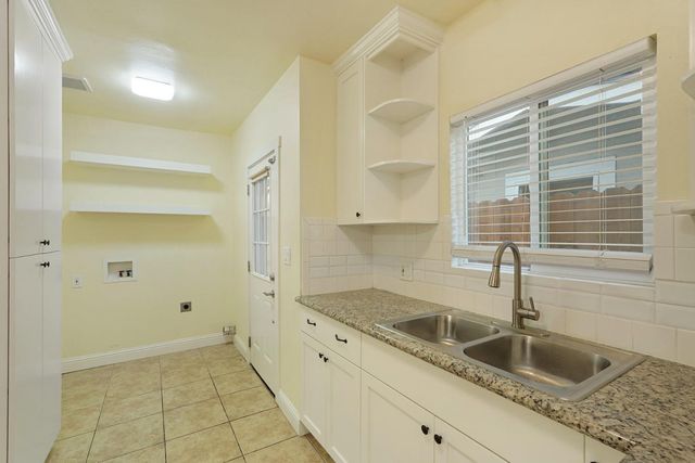 129 Sunset Blvd, Modesto, CA 95351