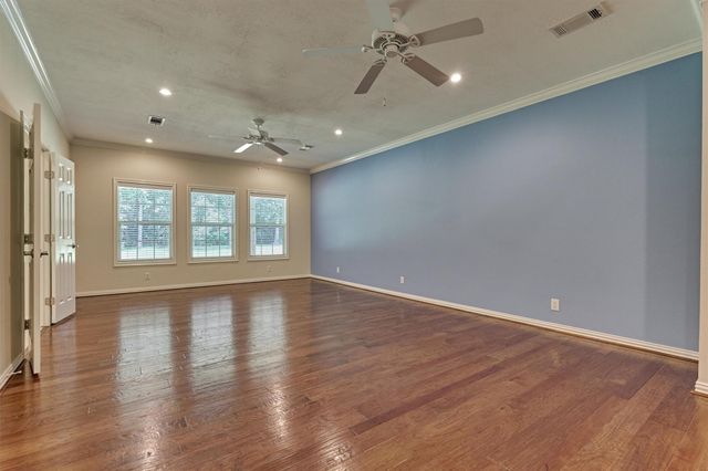 11062 N Hidden Oaks, Conroe, TX 77384
