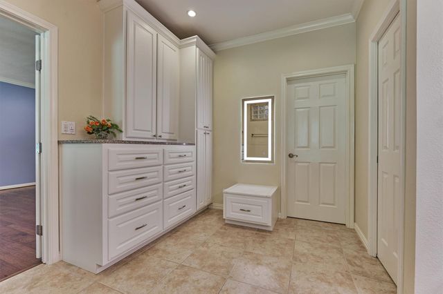 11062 N Hidden Oaks, Conroe, TX 77384